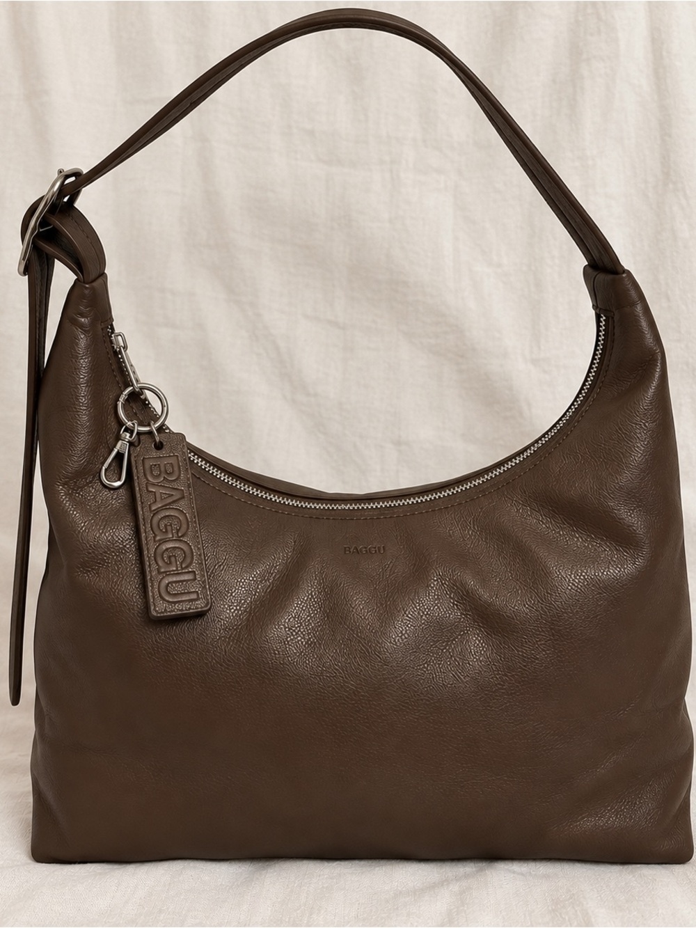 BAGGU Recycled Leather Shoulder Bag - BROWN